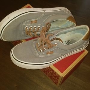 VANS Size 7.5 Boys/ 9 women/ 7.5 men